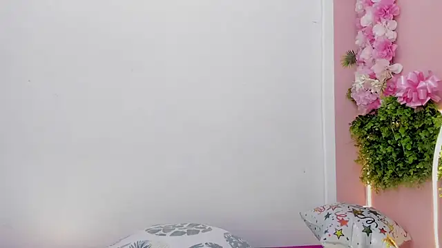 Mikasa_Horny webcam