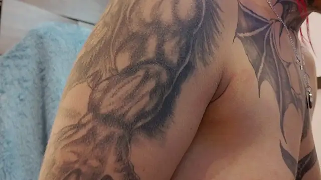 selene_red_ webcam