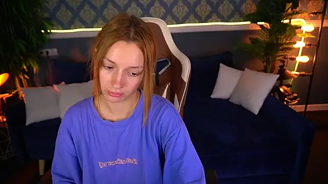 LizzaMoonn webcam