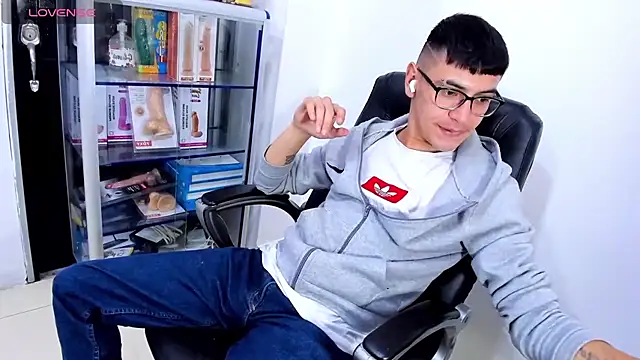 Alexx_bigcockk webcam