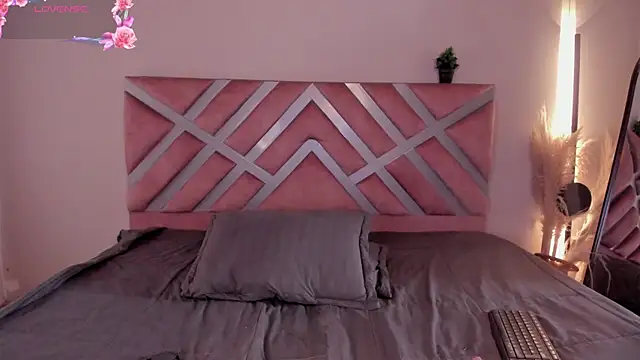 ella__olmos webcam
