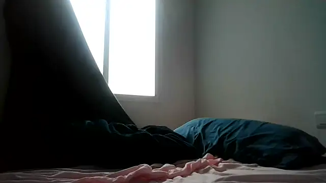 yanick931 live cam on StripChat