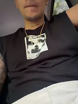 SexxxySquirterStev777 webcam