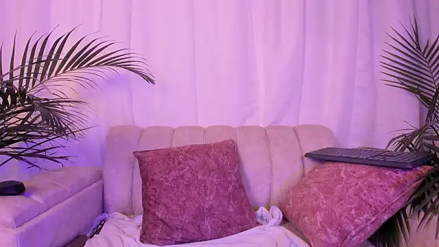 scarlet_boobs01 webcam