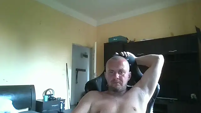 MrWhitePL live cam on StripChat