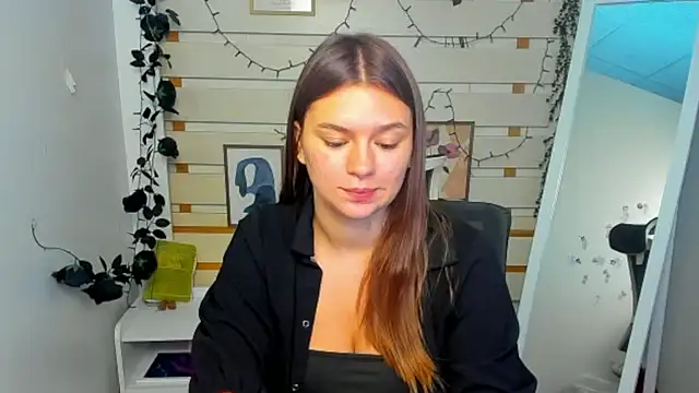 Josephine_Kiss webcam