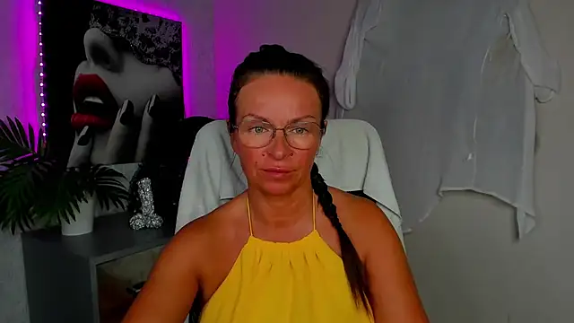 HelenLuxx webcam