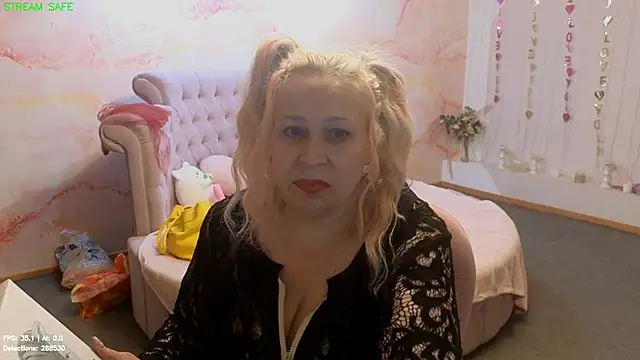 Penelope_Pinky webcam