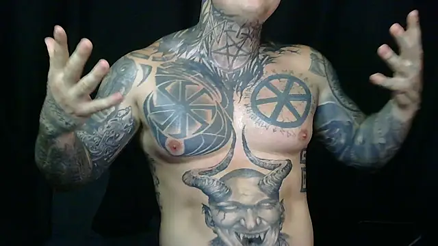 devilWithTats webcam