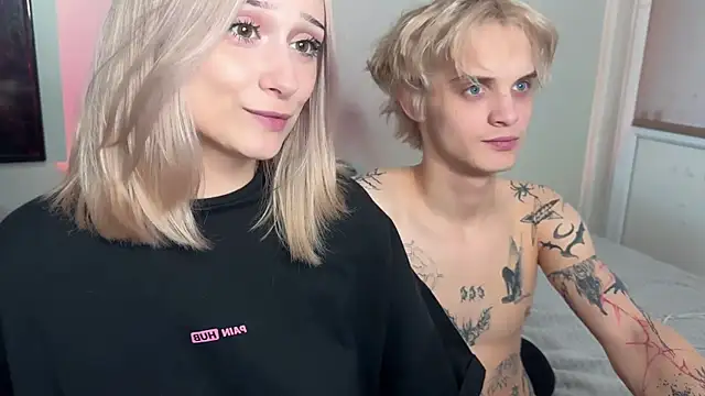 mia_side webcam