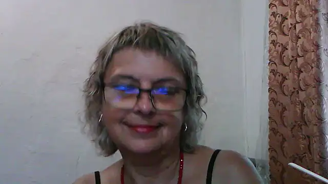 ElizabethGorden live cam on StripChat