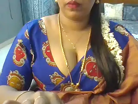 Tamil_hot_Meenu live cam on StripChat
