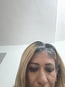 cielo-rojo live cam on StripChat