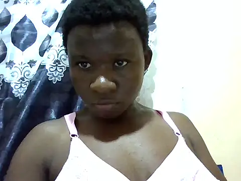 NaughtyNyra webcam