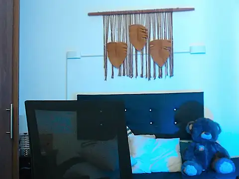 Black_adams_ webcam