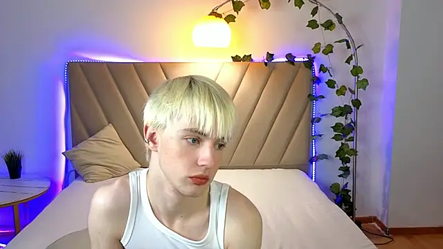RonteCharlize webcam