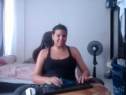 Adriana_0312 webcam