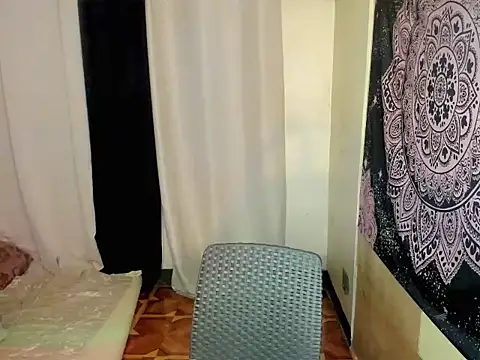 Lou_heart live cam