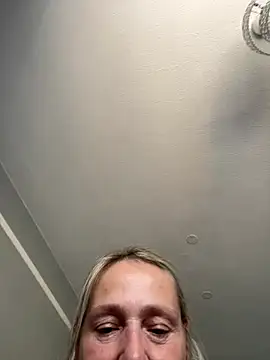 Blondnboujee53 webcam