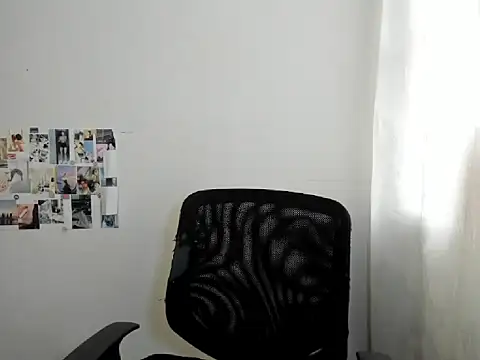 Conie_Squirtt webcam