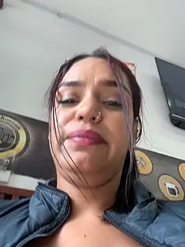 Sara-77 live cam