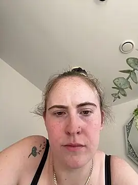 BaddieRiRi224 webcam