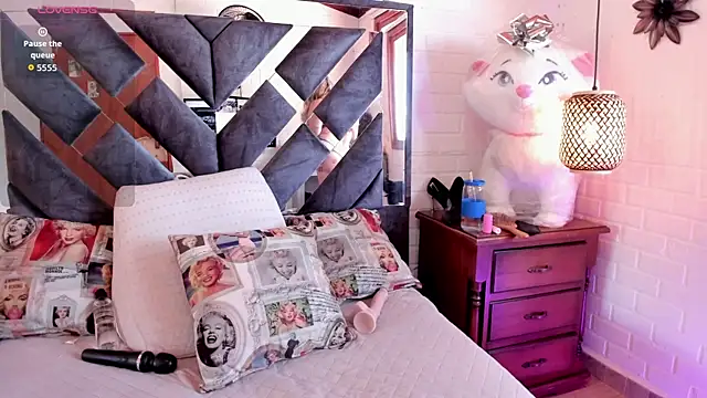 annie_vega17_ webcam