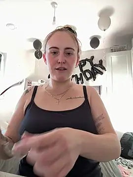 BaddieRiRi224 webcam