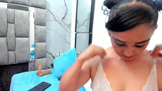 charlotte-11 webcam