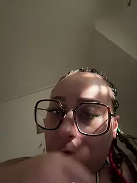 queenlo_xxx webcam