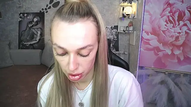 NickyAdamidi webcam