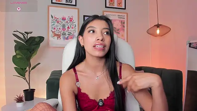 Tiffany_Low webcam