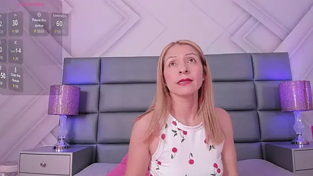 AlexaFoxx_ webcam