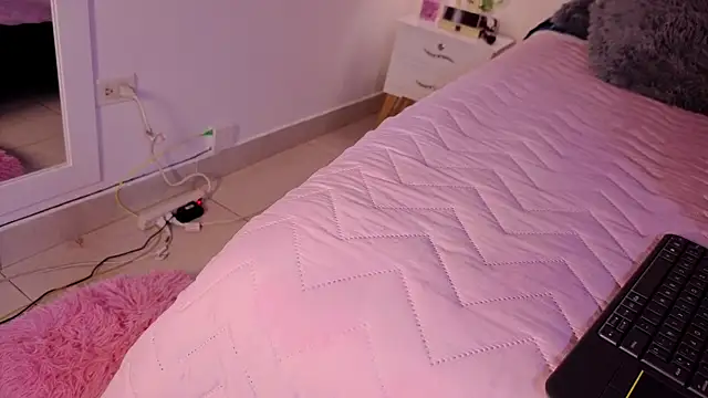 saralynnnX webcam