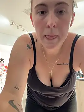 BaddieRiRi224 webcam