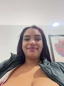 Sara-77 webcam