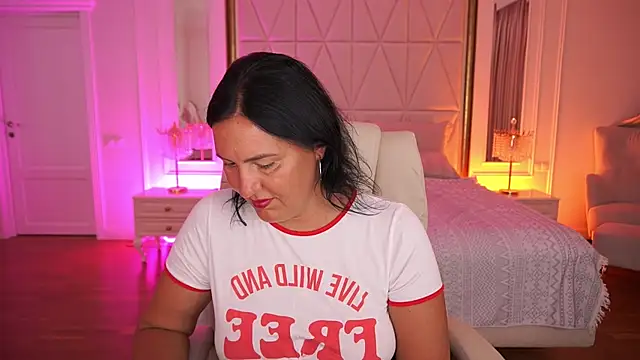 VelvetLuck webcam