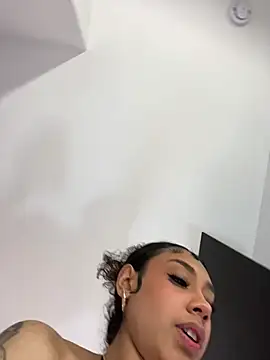 badbaby187 live cam on StripChat