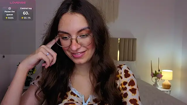 real_cutie1 - Real_cutie1's free webcam - UK Sex Cams