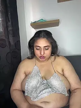 Selenee23 live cam on StripChat