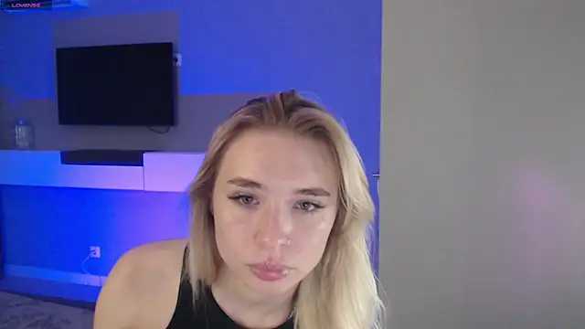 Emily_Hartt webcam