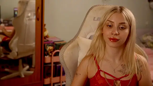 ho1yho1e live cam on StripChat