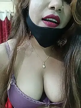 BongQueen9 webcam