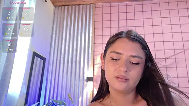 mensia_hernandz live sex cam