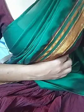 Diyatamil live cam on StripChat