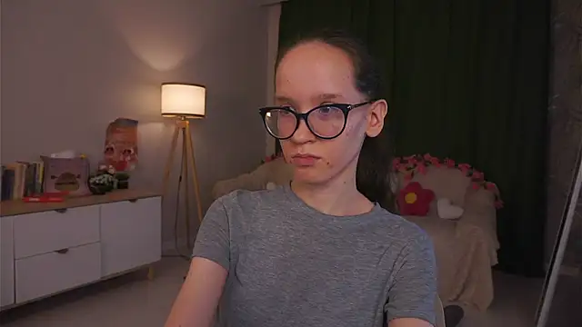 BettyBrowni webcam