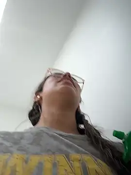 NINI__MOON__ webcam