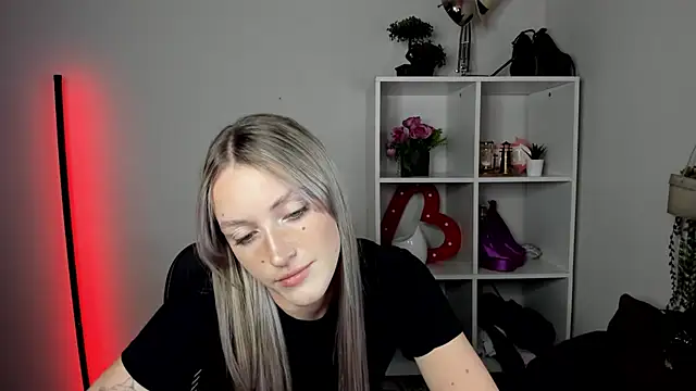 evelynblond - EvelynBlond's free webcam - UK Sex Cams