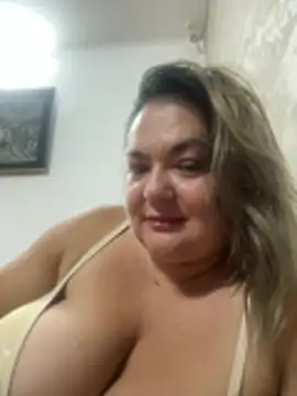 MikyVesela live cam