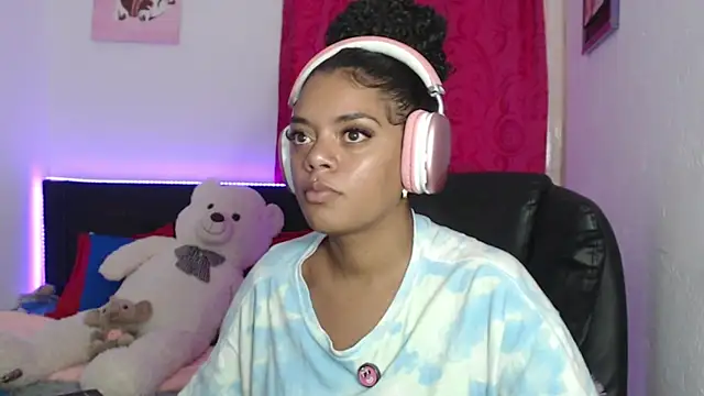 ladyrd1 webcam